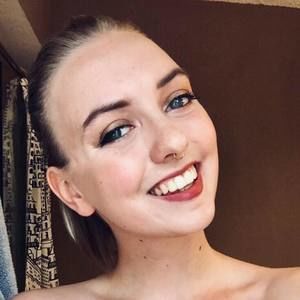 Meet your Posher, Raegan